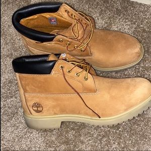 Men’s size 9 Timberland short boots - worn once
